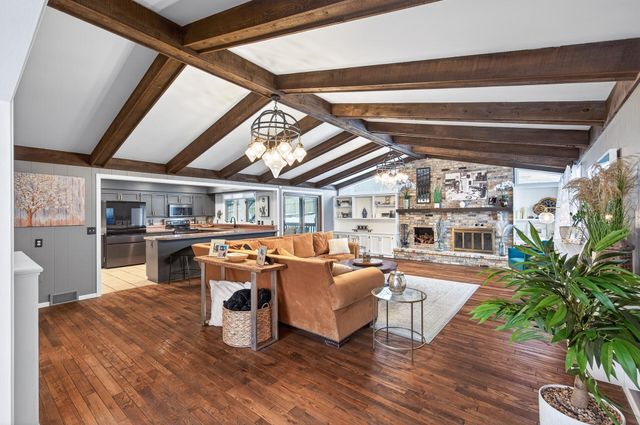 209 E 135th Street, Burnsville, MN 55337