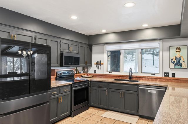 209 E 135th Street, Burnsville, MN 55337