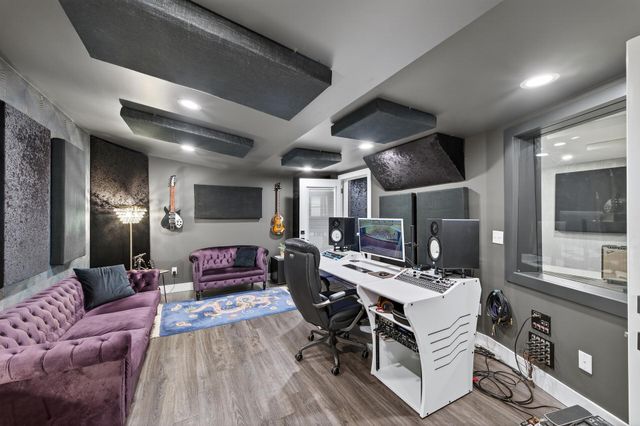 209 E 135th Street, Burnsville, MN 55337