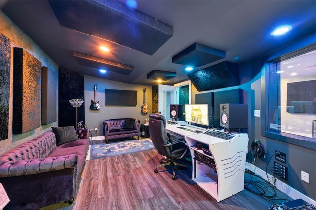 209 E 135th Street, Burnsville, MN 55337