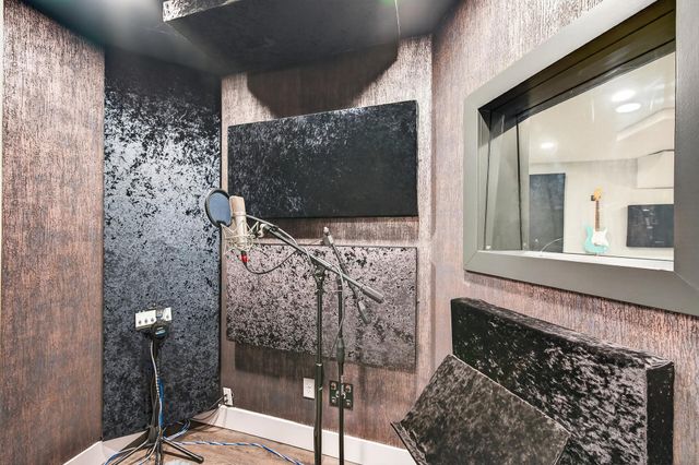 209 E 135th Street, Burnsville, MN 55337