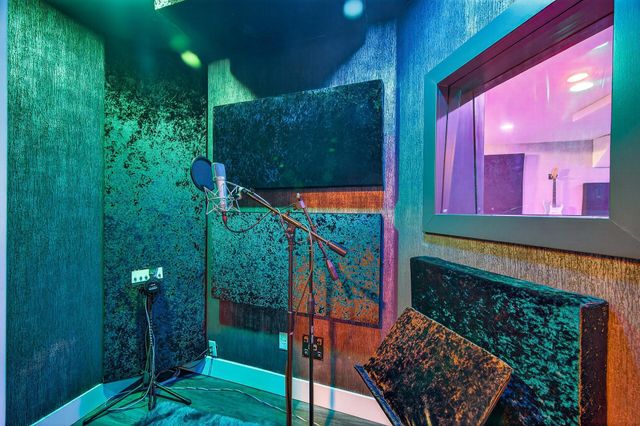 209 E 135th Street, Burnsville, MN 55337