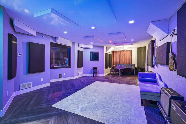 209 E 135th Street, Burnsville, MN 55337