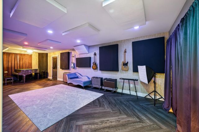 209 E 135th Street, Burnsville, MN 55337