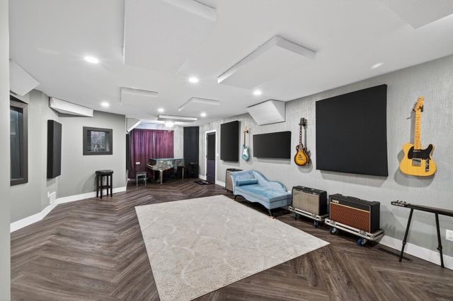 209 E 135th Street, Burnsville, MN 55337