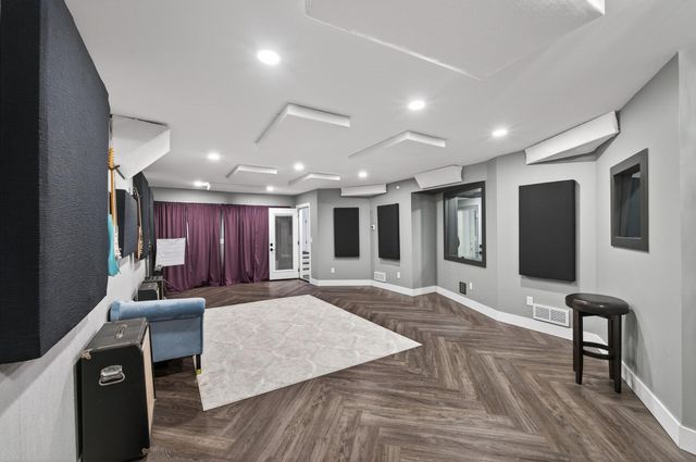 209 E 135th Street, Burnsville, MN 55337