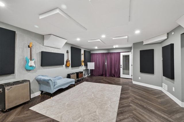 209 E 135th Street, Burnsville, MN 55337