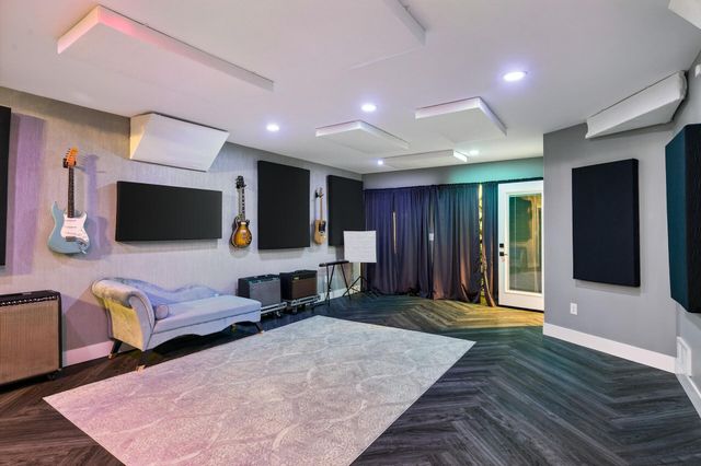 209 E 135th Street, Burnsville, MN 55337