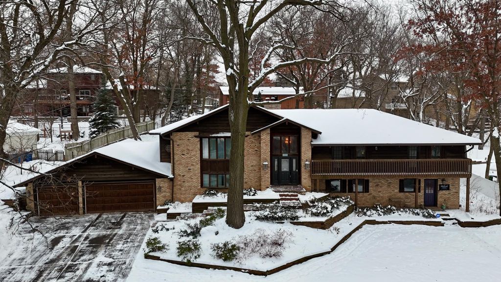 209 E 135th Street, Burnsville, MN 55337