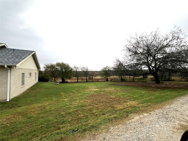 3333 Farmer Road, Azle, TX 76020