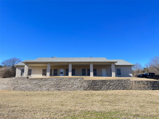 3333 Farmer Road, Azle, TX 76020