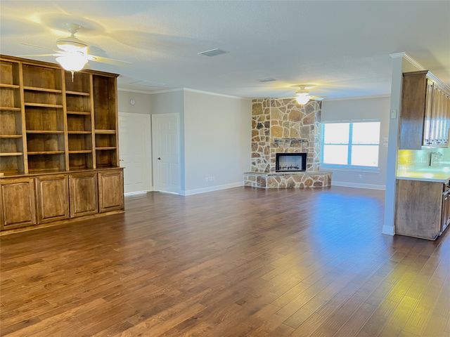 3333 Farmer Road, Azle, TX 76020