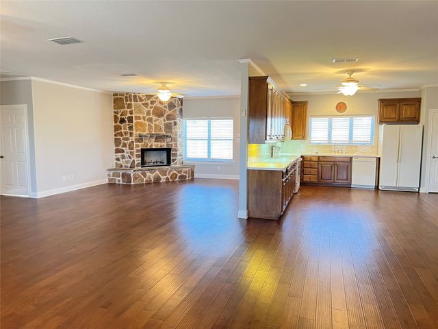 3333 Farmer Road, Azle, TX 76020
