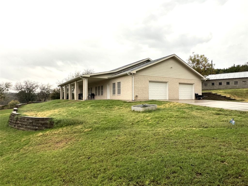 3333 Farmer Road, Azle, TX 76020