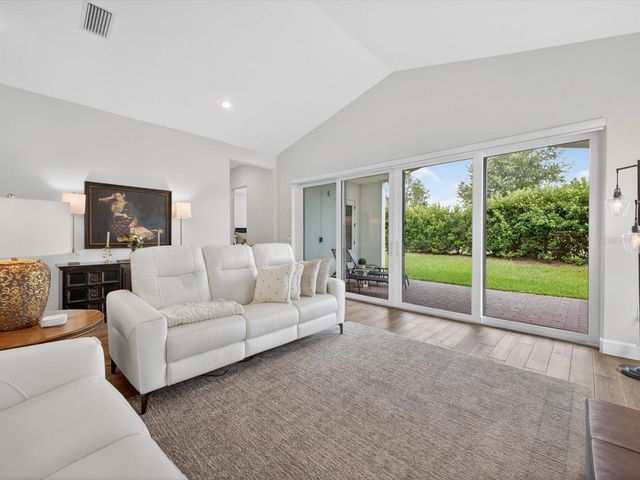 268 HAMPTON LOOP, Davenport, FL 33837