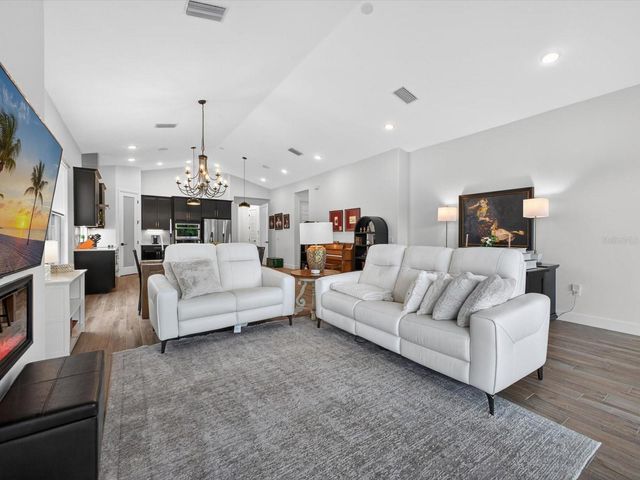 268 HAMPTON LOOP, Davenport, FL 33837