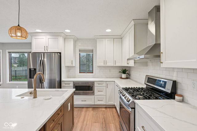 649 Hamlet Drive, Avon, IN 46123