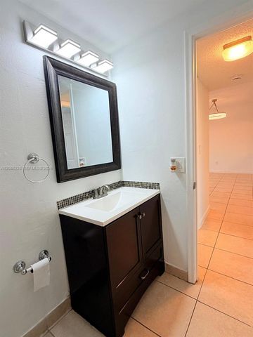 7705 Camino Real B413 B413, Miami, FL 33143