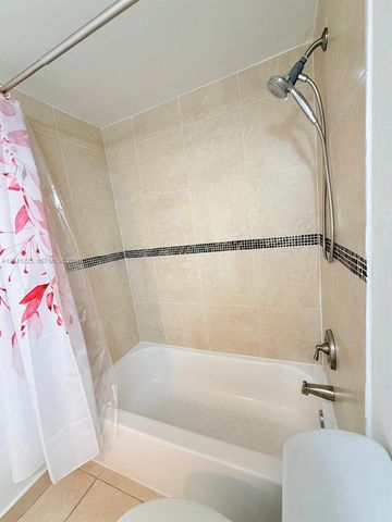 7705 Camino Real B413 B413, Miami, FL 33143