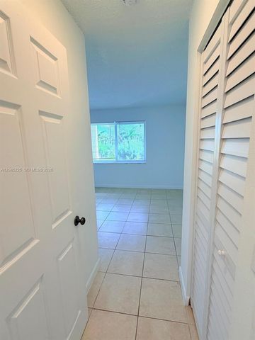 7705 Camino Real B413 B413, Miami, FL 33143