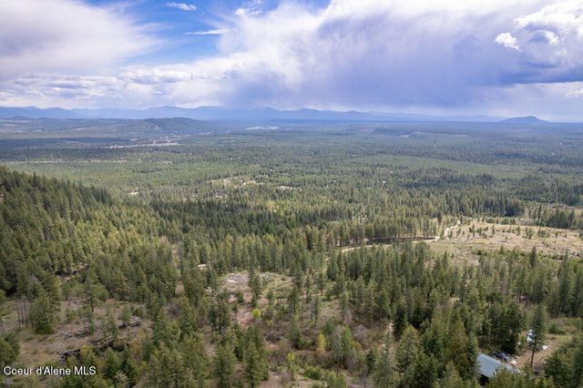 1131 Cabin Ridge Rd, Spirit Lake, ID 83869