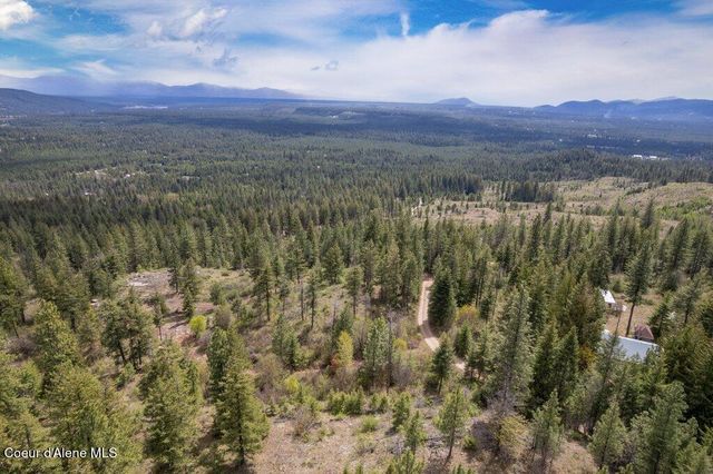1131 Cabin Ridge Rd, Spirit Lake, ID 83869