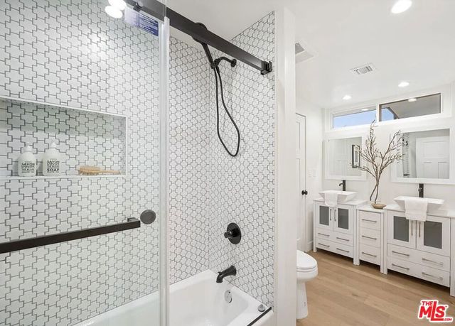 3852 Sherview Drive, Sherman Oaks, CA 91403