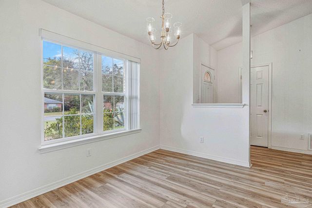 5149 Westport Dr, Milton, FL 32570