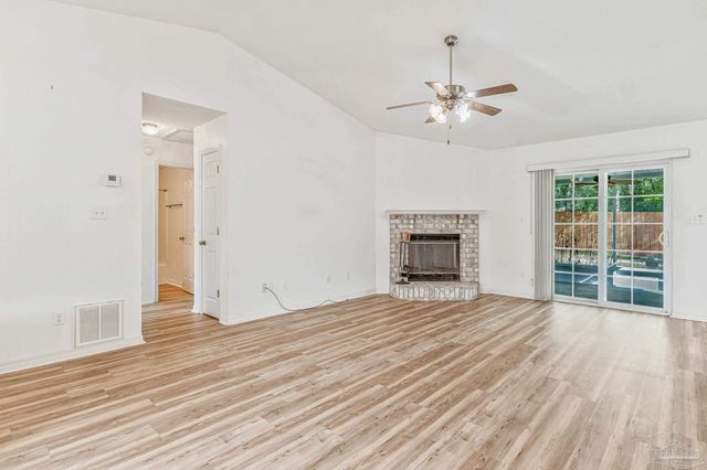 5149 Westport Dr, Milton, FL 32570