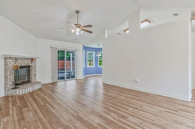 5149 Westport Dr, Milton, FL 32570