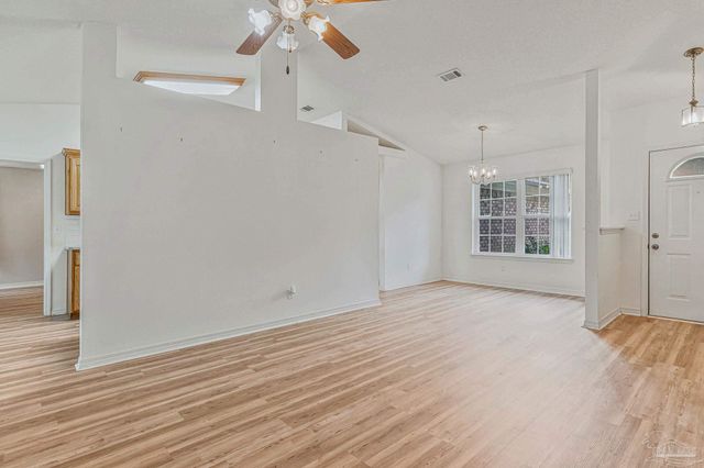 5149 Westport Dr, Milton, FL 32570