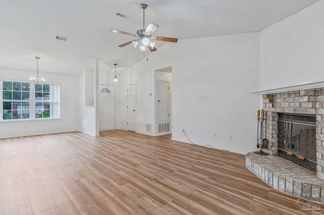 5149 Westport Dr, Milton, FL 32570