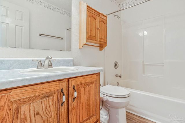 5149 Westport Dr, Milton, FL 32570