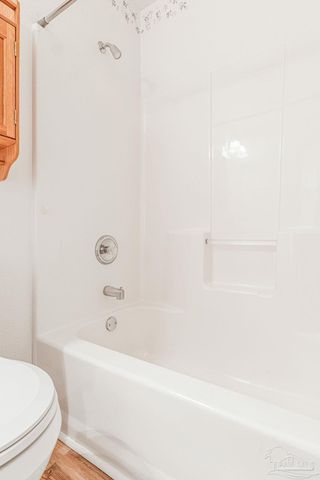 5149 Westport Dr, Milton, FL 32570