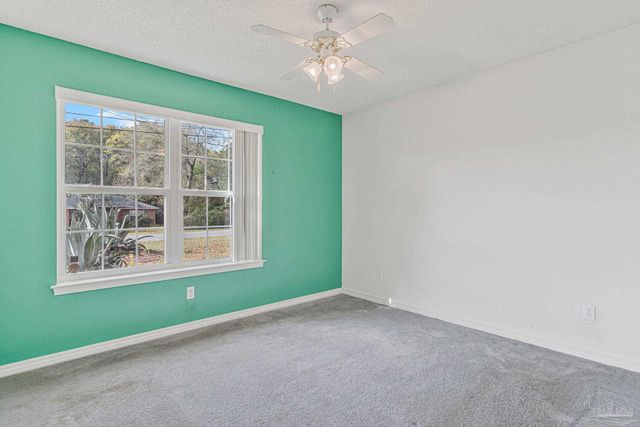 5149 Westport Dr, Milton, FL 32570