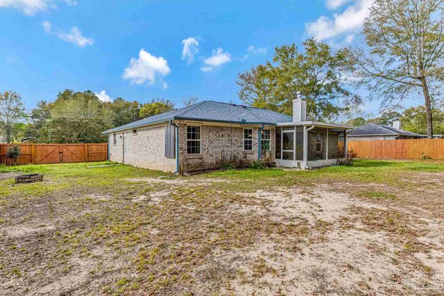 5149 Westport Dr, Milton, FL 32570