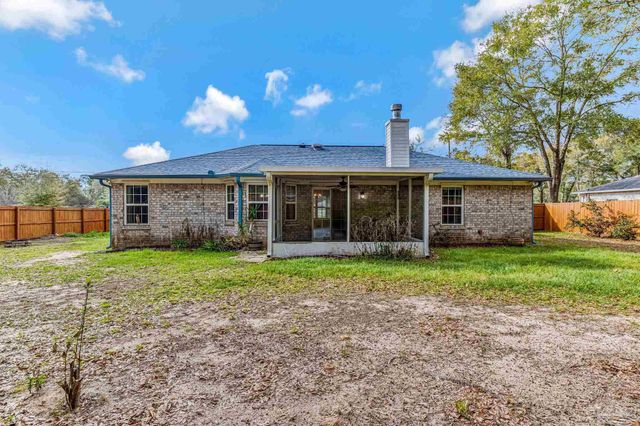 5149 Westport Dr, Milton, FL 32570