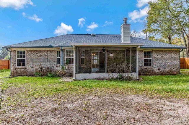 5149 Westport Dr, Milton, FL 32570