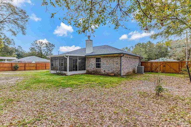 5149 Westport Dr, Milton, FL 32570