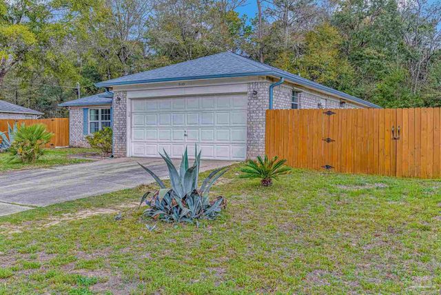 5149 Westport Dr, Milton, FL 32570