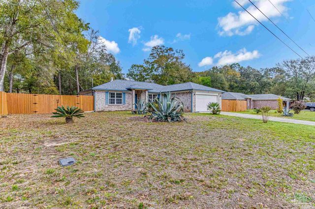 5149 Westport Dr, Milton, FL 32570