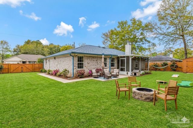 5149 Westport Dr, Milton, FL 32570