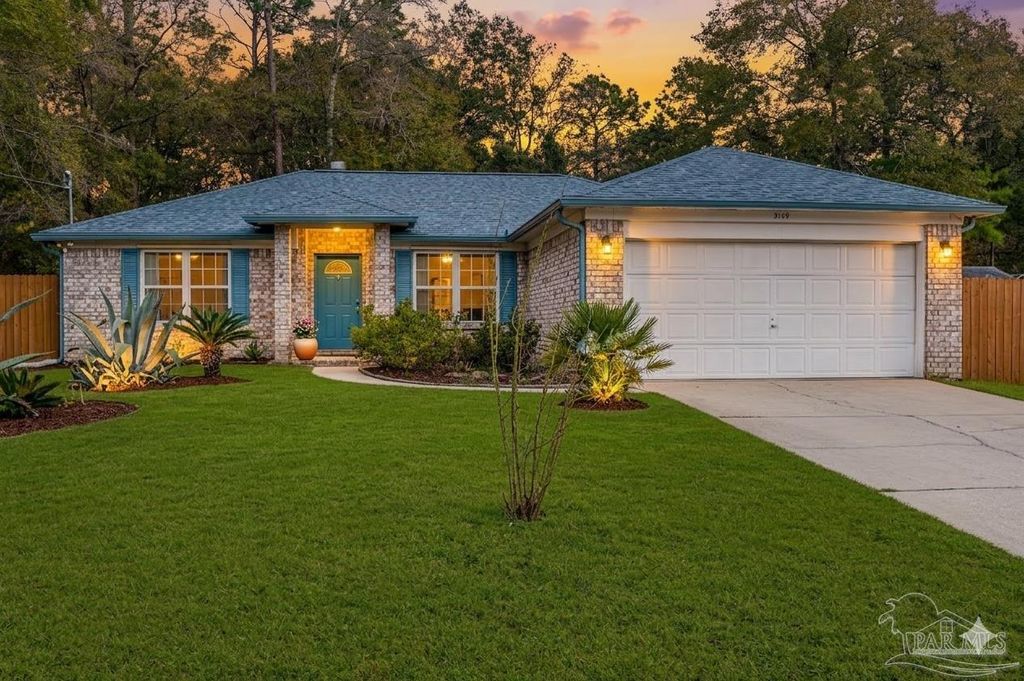 5149 Westport Dr, Milton, FL 32570