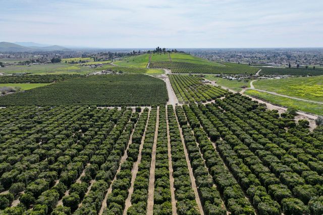 W Reid Avenue, Porterville, CA 93257