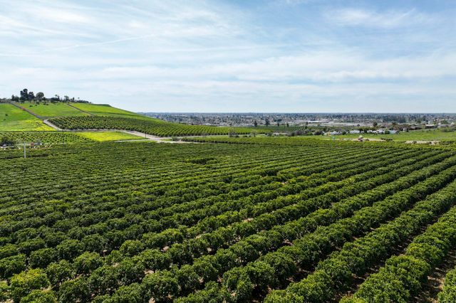 W Reid Avenue, Porterville, CA 93257