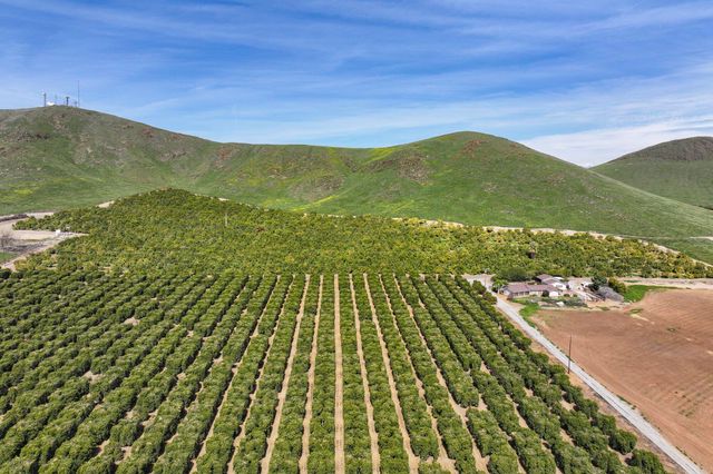 W Reid Avenue, Porterville, CA 93257