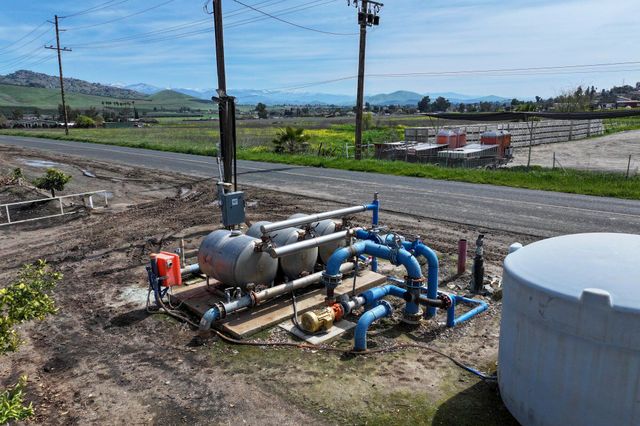 W Reid Avenue, Porterville, CA 93257