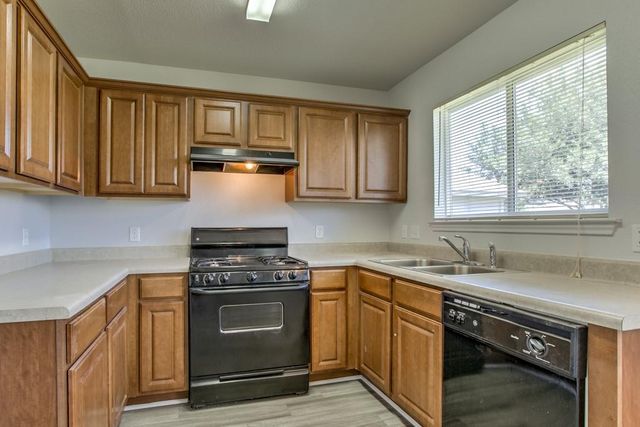 1108 Blewett DR, Hutto, TX 78634