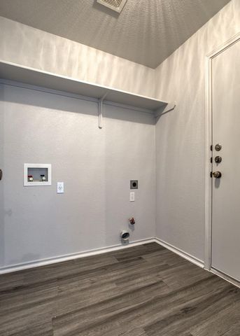 1108 Blewett DR, Hutto, TX 78634