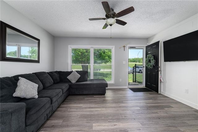 2800 Hutton Road, Kansas City, KS 66109